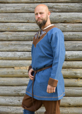 Tunique viking Esben en laine bleu-brun – broderie celtique, laine bleu-brun, face ceinturée, broderie celtique, GN/LARP