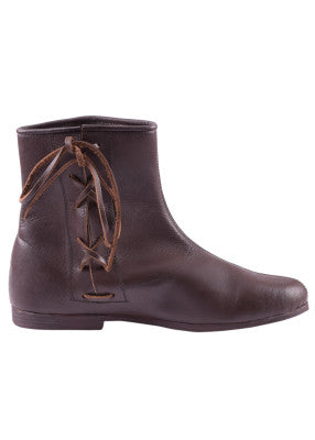 Bottine médiévale à lacets en cuir brun foncé vue de profil, avec fermeture latérale