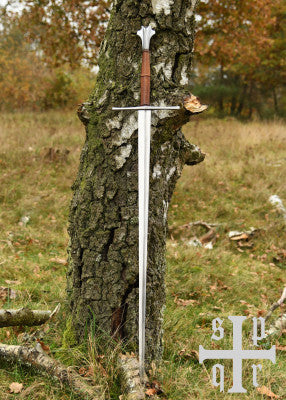 Épée longue, XVᵉ siècle, réplique de musée - SK-B, métal gris et cuir brun, vue de profil avec fourreau, reconstitution, GN