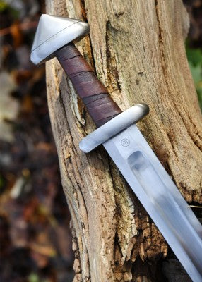 Épée viking Petersen H, 2 longueurs, acier gris, cuir brun, détail poignée pommeau, combat scénique, reconstitution, GN, LARP