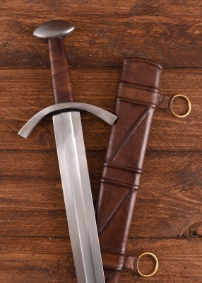 Épée de Saint Maurice de Turin, acier gris, vue studio épée seule en diagonale, combat scénique pour GN et LARP médiéval