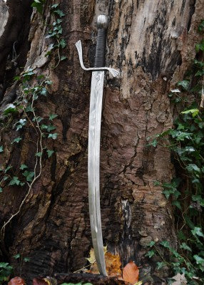 Falchion à pommeau en boule cannelée, métal gris et cuir noir, vue entière suspendue, reconstitution médiévale, GN et LARP