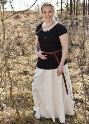 Jupe unie naturelle en coton portée de face, avec coupe évasée pour reconstitution, GN ou LARP