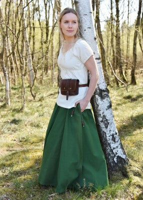 Jupe unie verte en coton portée avec ceinture et aumônière, pour reconstitution, GN ou LARP