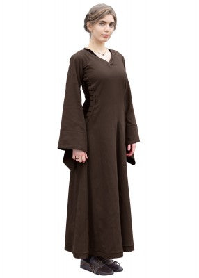 Robe bliaut Amal brune sur fond clair, vue de face avec manches trompette et laçages latéraux