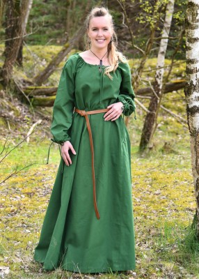 Robe médiévale Ana en coton – vert – vue de face portée encolure froncée à lien, manches ajustables, robe longue ample viking