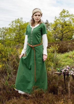 Robe cotehardie Ava verte à manches courtes, portée en extérieur avec ceinture pour reconstitution historique, GN et LARP