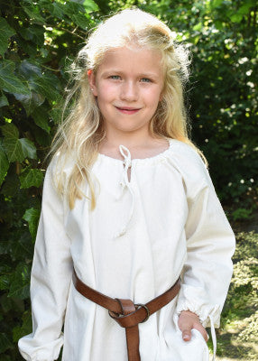 Robe Ana pour enfant en coton blanc, portrait de face avec encolure froncée pour reconstitution, GN ou LARP enfant