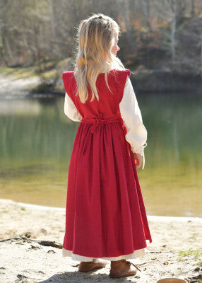Robe Lilou pour enfant en coton rouge, portée de dos avec liens à la taille pour événements de reconstitution, GN ou LARP enfant