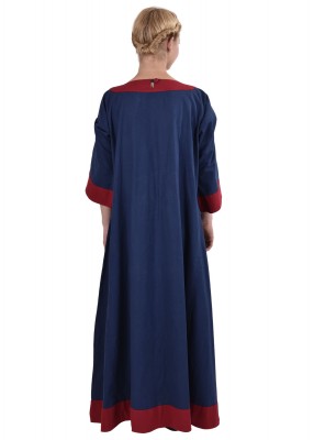 Vue arrière de la robe Gudrun bleu et rouge sur fond clair pour reconstitution historique, GN et LARP