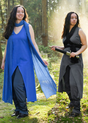 Robe sans manches Ilora avec châle ceinture médiévale – 2 coloris, coton bleu bleuet et gris, duo porté en forêt, GN LARP