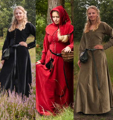 Robe cotehardie Isabell en velours présentée en trois coloris noir, rouge et vert pour reconstitution historique, GN et LARP