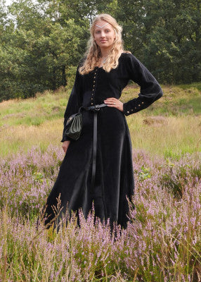 Robe cotehardie Isabell noire en velours, portée en extérieur avec ceinture et aumônière pour reconstitution historique, GN et LARP