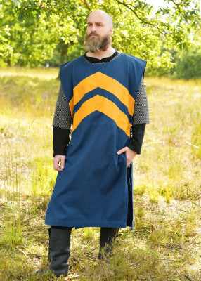 Tabard bleu et jaune à coupe droite porté avec cotte de mailles pour reconstitution, GN et LARP