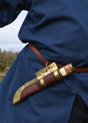 Tunique Ailrik en coton bleu, détail de la taille avec ceinture, fourreau et fente, pour reconstitution historique, GN ou LARP