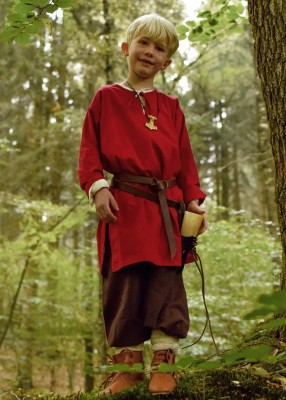 Tunique Arn pour enfant en coton rouge, portée en pied en extérieur avec ceinture pour reconstitution, GN ou LARP enfant