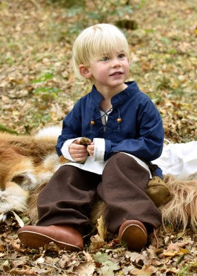 Tunique Colin à lacets pour enfant en coton bleu, portée assise avec bourse et bottes pour reconstitution, GN ou LARP enfant