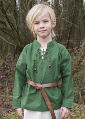 Tunique Colin à lacets pour enfant en coton vert, portée de face avec ceinture en extérieur pour reconstitution, GN ou LARP enfant