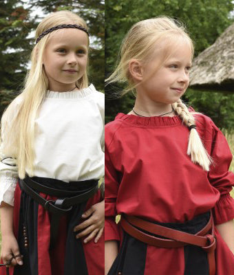 Tunique Helena pour enfant en coton, aperçu des 2 coloris blanc et rouge en extérieur pour reconstitution, GN et LARP enfant