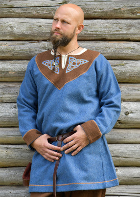 Tunique viking Esben en laine bleu-brun – broderie celtique, laine bleu-brun, dos porté ceinturé, reconstitution, GN LARP