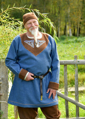 Tunique viking Esben en laine bleu-brun – broderie celtique, laine bleu-brun, profil ceinturé, reconstitution viking, GN/LARP
