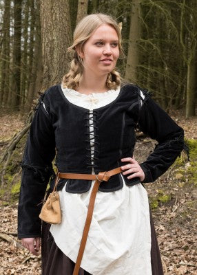Veste-corsage Griselda en velours noir, vue de face portée sur robe médiévale