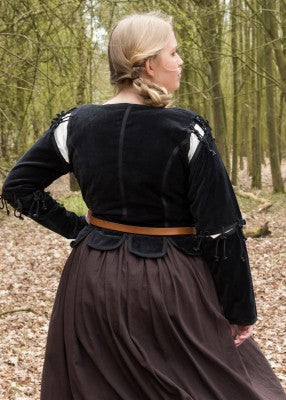 Dos de la veste-corsage Griselda en velours noir portée sur robe médiévale